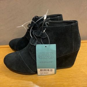 TOMS Wedge Desert Kala Ankle Boot Shoes Suede Leather Womens Size 9 Black Laces